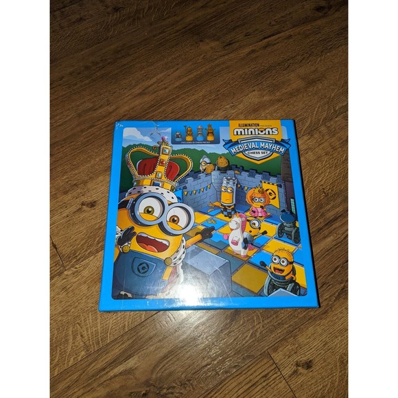 Minions: Medieval Mayhem Chess Set - 32 Chess Pieces SEALED DAMAGED BOX - Picture 3 of 6